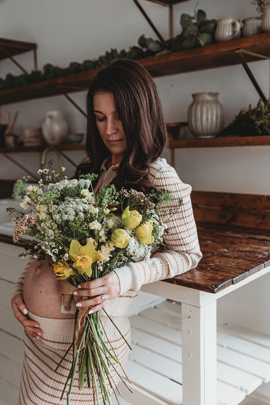 Styled Maternity Photo Shoot with Loose, Wild, Organic, Spring Bouquet